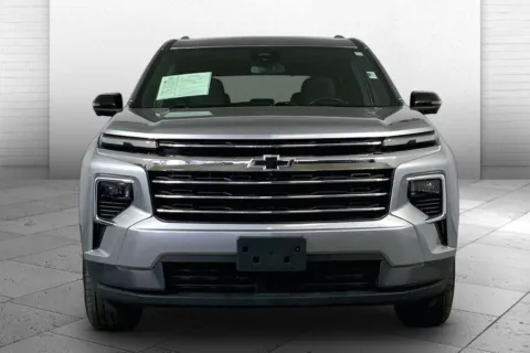 Photos of 2024 Chevrolet Traverse LT for sale in Kansas City, MO at Cable Dahmer Chevrolet of Kansas City