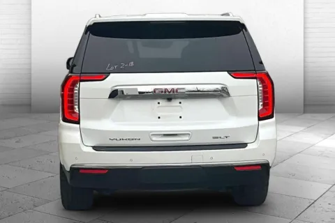 Another view of 2022 GMC Yukon XL SLT for sale in Kansas City, MO at Cable Dahmer Chevrolet of Kansas City
