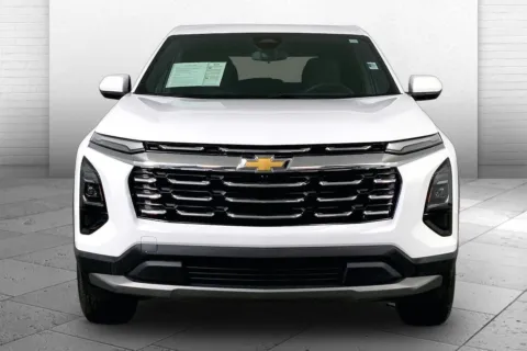 Photos of 2025 Chevrolet Equinox LT for sale in Kansas City, MO at Cable Dahmer Chevrolet of Kansas City