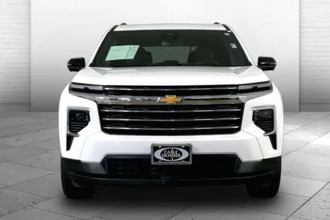 Photos of 2024 Chevrolet Traverse LT for sale in Kansas City, MO at Cable Dahmer Chevrolet of Kansas City