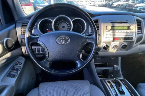 More photos of 2006 Toyota Tacoma DBL CAB 4WD AT at Cable Dahmer Chevrolet of Kansas City, MO