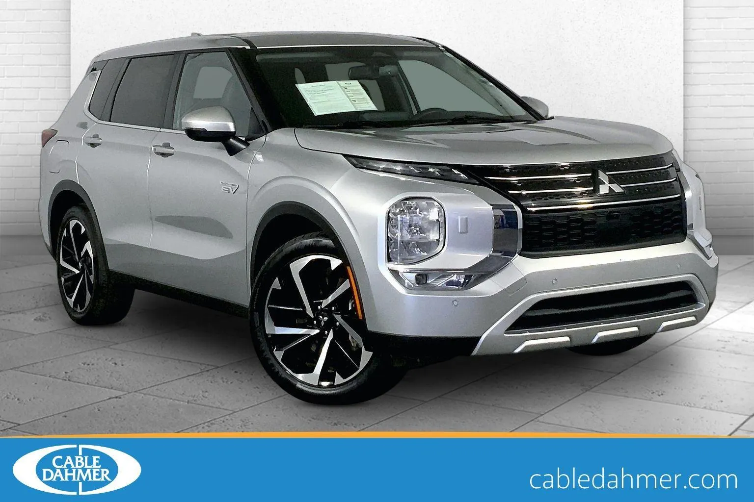 Silver 2024 Mitsubishi Outlander Plug-In Hybrid SE for sale in Kansas City, MO