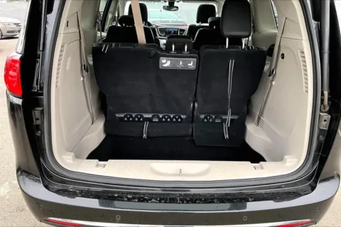 More photos of 2018 Chrysler Pacifica Touring L Plus at Cable Dahmer Chevrolet of Kansas City, MO