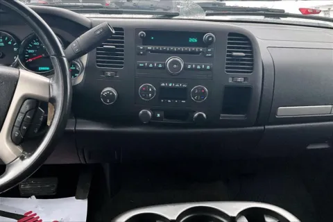 More photos of 2011 Chevrolet Silverado 1500 LT at Cable Dahmer Chevrolet of Kansas City, MO