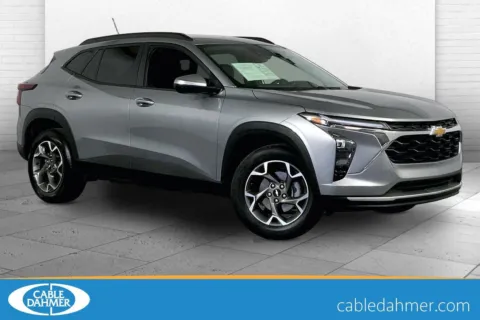 Gray 2025 Chevrolet Trax LT for sale in Kansas City, MO