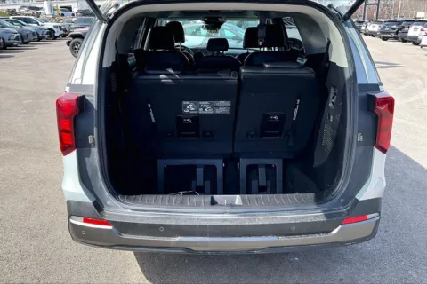 More photos of 2025 Kia Carnival SX at Cable Dahmer Chevrolet of Kansas City, MO