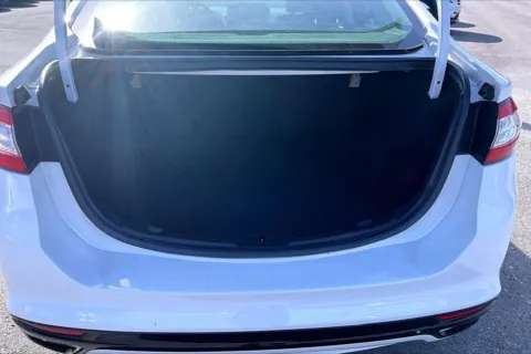 More photos of 2015 Ford Fusion SE at Cable Dahmer Chevrolet of Kansas City, MO