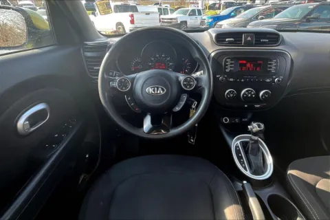 More photos of 2016 Kia Soul at Cable Dahmer Chevrolet of Kansas City, MO