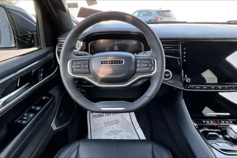 More photos of 2022 Jeep Wagoneer Series III at Cable Dahmer Chevrolet of Kansas City, MO
