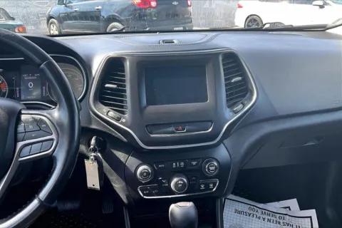 More photos of 2020 Jeep Cherokee Latitude at Cable Dahmer Chevrolet of Kansas City, MO