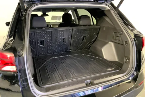 More photos of 2024 Chevrolet Equinox LT at Cable Dahmer Chevrolet of Kansas City, MO