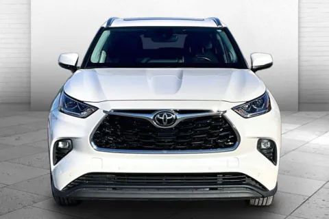 Photos of 2020 Toyota Highlander Limited for sale in Kansas City, MO at Cable Dahmer Chevrolet of Kansas City