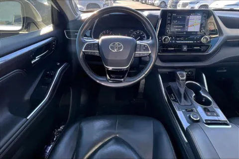 More photos of 2020 Toyota Highlander Limited at Cable Dahmer Chevrolet of Kansas City, MO