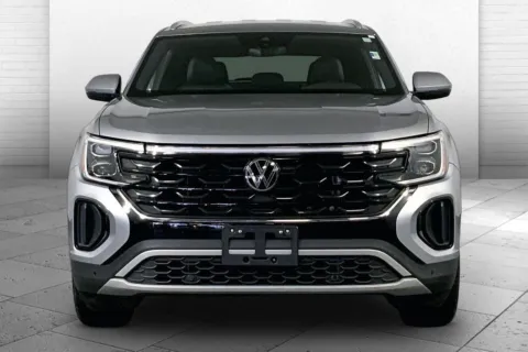 Photos of 2025 Volkswagen Atlas Cross Sport 2.0T SE w/Technology for sale in Kansas City, MO at Cable Dahmer Chevrolet of Kansas City