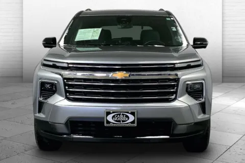 Photos of 2024 Chevrolet Traverse LT for sale in Kansas City, MO at Cable Dahmer Chevrolet of Kansas City