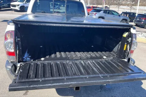More photos of 2015 Toyota Tacoma ACC CB 4WD I4 SR at Cable Dahmer Chevrolet of Kansas City, MO