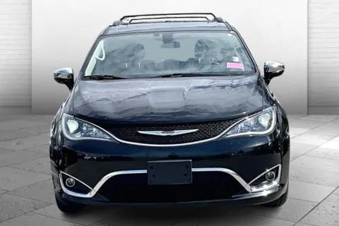 Photos of 2020 Chrysler Pacifica Limited for sale in Kansas City, MO at Cable Dahmer Chevrolet of Kansas City