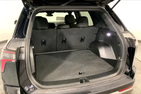 More photos of 2025 Chevrolet Equinox LT at Cable Dahmer Chevrolet of Kansas City, MO