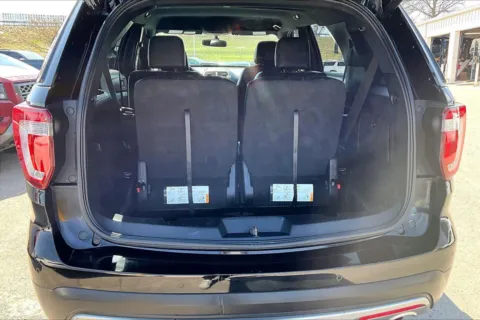 More photos of 2017 Ford Explorer XLT at Cable Dahmer Chevrolet of Kansas City, MO