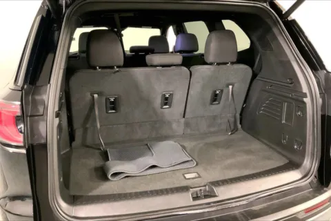 More photos of 2025 GMC Acadia Elevation at Cable Dahmer Chevrolet of Kansas City, MO