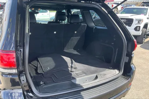 More photos of 2020 Jeep Grand Cherokee Altitude at Cable Dahmer Chevrolet of Kansas City, MO