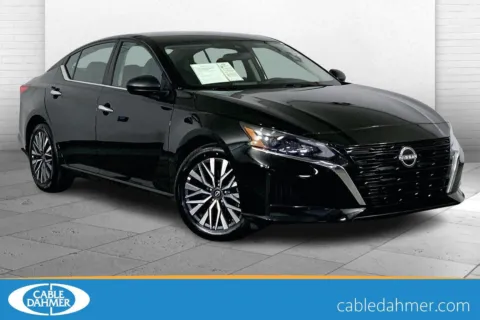 Black 2025 Nissan Altima SV for sale in Kansas City, MO