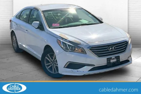 White 2016 Hyundai Sonata 2.4L SE for sale in Kansas City, MO