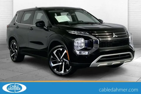 Silver 2024 Mitsubishi Outlander SE for sale in Kansas City, MO