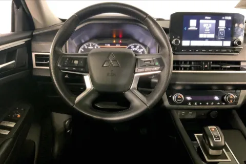 More photos of 2024 Mitsubishi Outlander SE at Cable Dahmer Chevrolet of Kansas City, MO