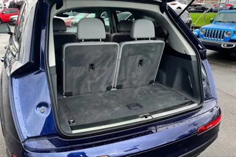 More photos of 2019 Audi Q7 Prestige at Cable Dahmer Chevrolet of Kansas City, MO
