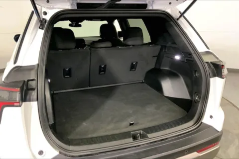 More photos of 2025 Chevrolet Equinox LT at Cable Dahmer Chevrolet of Kansas City, MO