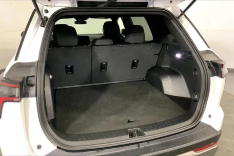 More photos of 2025 Chevrolet Equinox LT at Cable Dahmer Chevrolet of Kansas City, MO