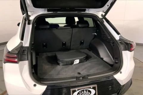 More photos of 2025 Chevrolet Equinox EV LT at Cable Dahmer Chevrolet of Kansas City, MO