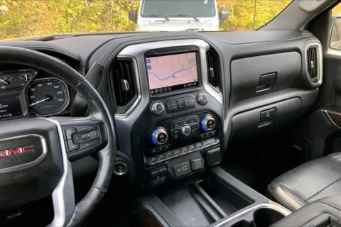 More photos of 2020 GMC Sierra 1500 SLT at Cable Dahmer Chevrolet of Kansas City, MO