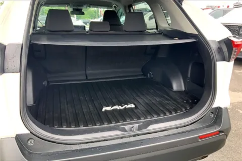 More photos of 2022 Toyota RAV4 XLE at Cable Dahmer Chevrolet of Kansas City, MO