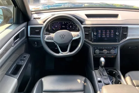 More photos of 2022 Volkswagen Atlas Cross Sport 2.0T SE w/Technology at Cable Dahmer Chevrolet of Kansas City, MO