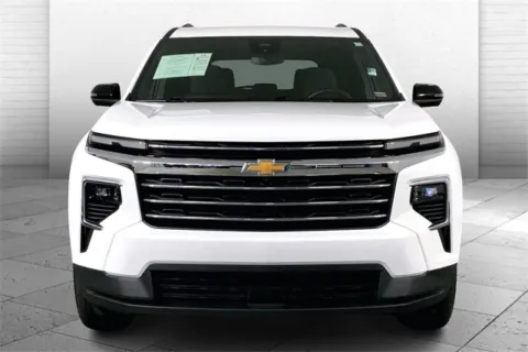 Photos of 2024 Chevrolet Traverse LT for sale in Kansas City, MO at Cable Dahmer Chevrolet of Kansas City