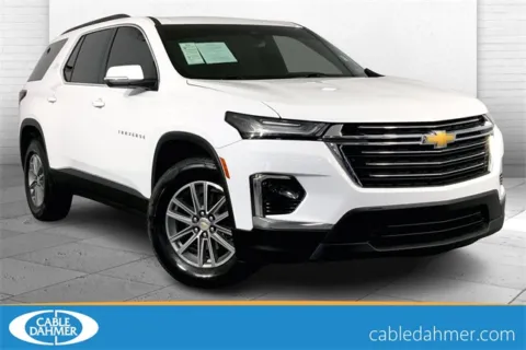 White 2023 Chevrolet Traverse LT Leather for sale in Kansas City, MO