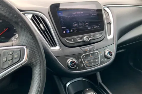 More photos of 2020 Chevrolet Malibu LT at Cable Dahmer Chevrolet of Kansas City, MO