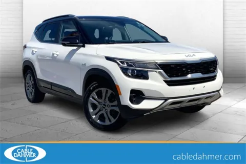 White 2022 Kia Seltos S for sale in Kansas City, MO