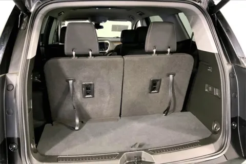 More photos of 2023 GMC Acadia SLE at Cable Dahmer Chevrolet of Kansas City, MO