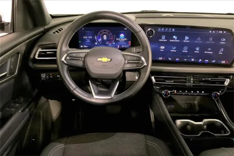 More photos of 2025 Chevrolet Traverse LT at Cable Dahmer Chevrolet of Kansas City, MO