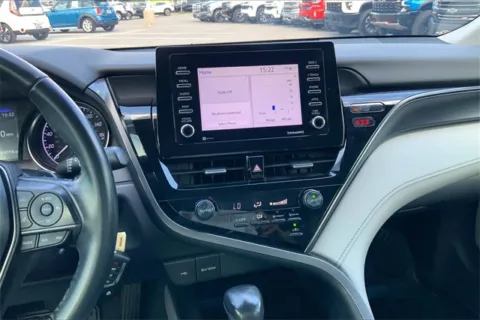 More photos of 2021 Toyota Camry SE at Cable Dahmer Chevrolet of Kansas City, MO