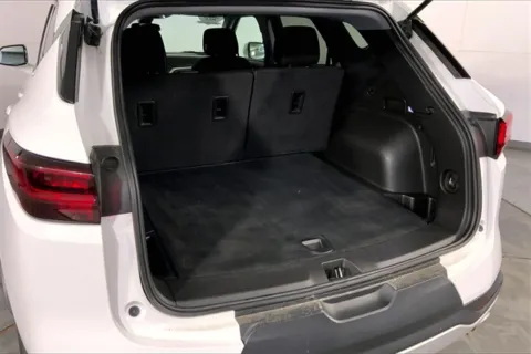 More photos of 2023 Chevrolet Blazer LT at Cable Dahmer Chevrolet of Kansas City, MO