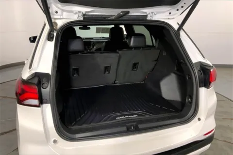 More photos of 2024 Chevrolet Equinox RS at Cable Dahmer Chevrolet of Kansas City, MO