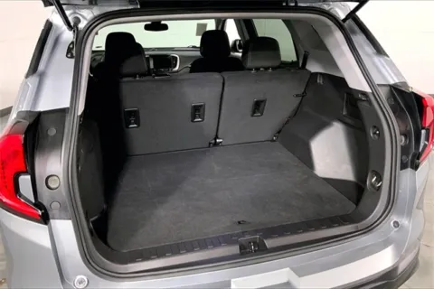 More photos of 2024 GMC Terrain SLE at Cable Dahmer Chevrolet of Kansas City, MO