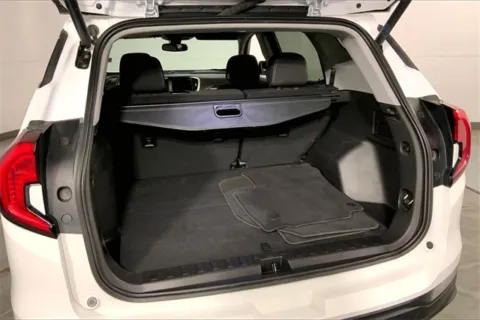 More photos of 2023 GMC Terrain SLE at Cable Dahmer Chevrolet of Kansas City, MO