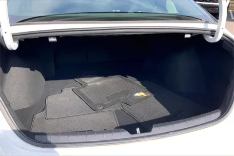More photos of 2022 Kia K5 LXS at Cable Dahmer Chevrolet of Kansas City, MO