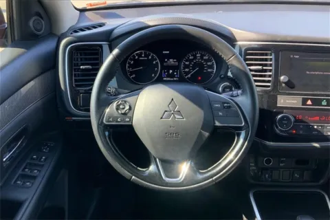 More photos of 2019 Mitsubishi Outlander SEL at Cable Dahmer Chevrolet of Kansas City, MO