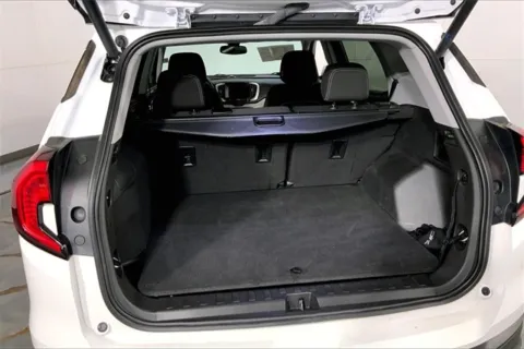 More photos of 2023 GMC Terrain SLE at Cable Dahmer Chevrolet of Kansas City, MO